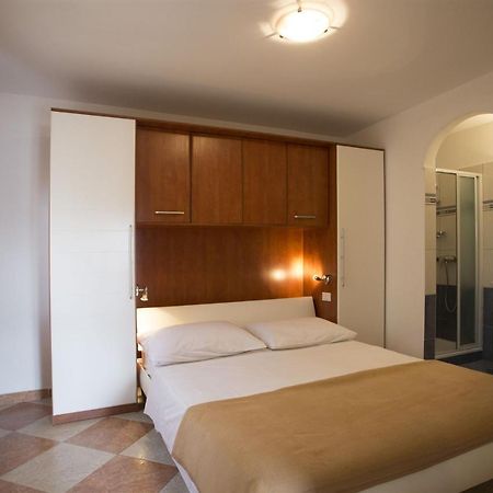 Apartments Gudelj Trogir Buitenkant foto