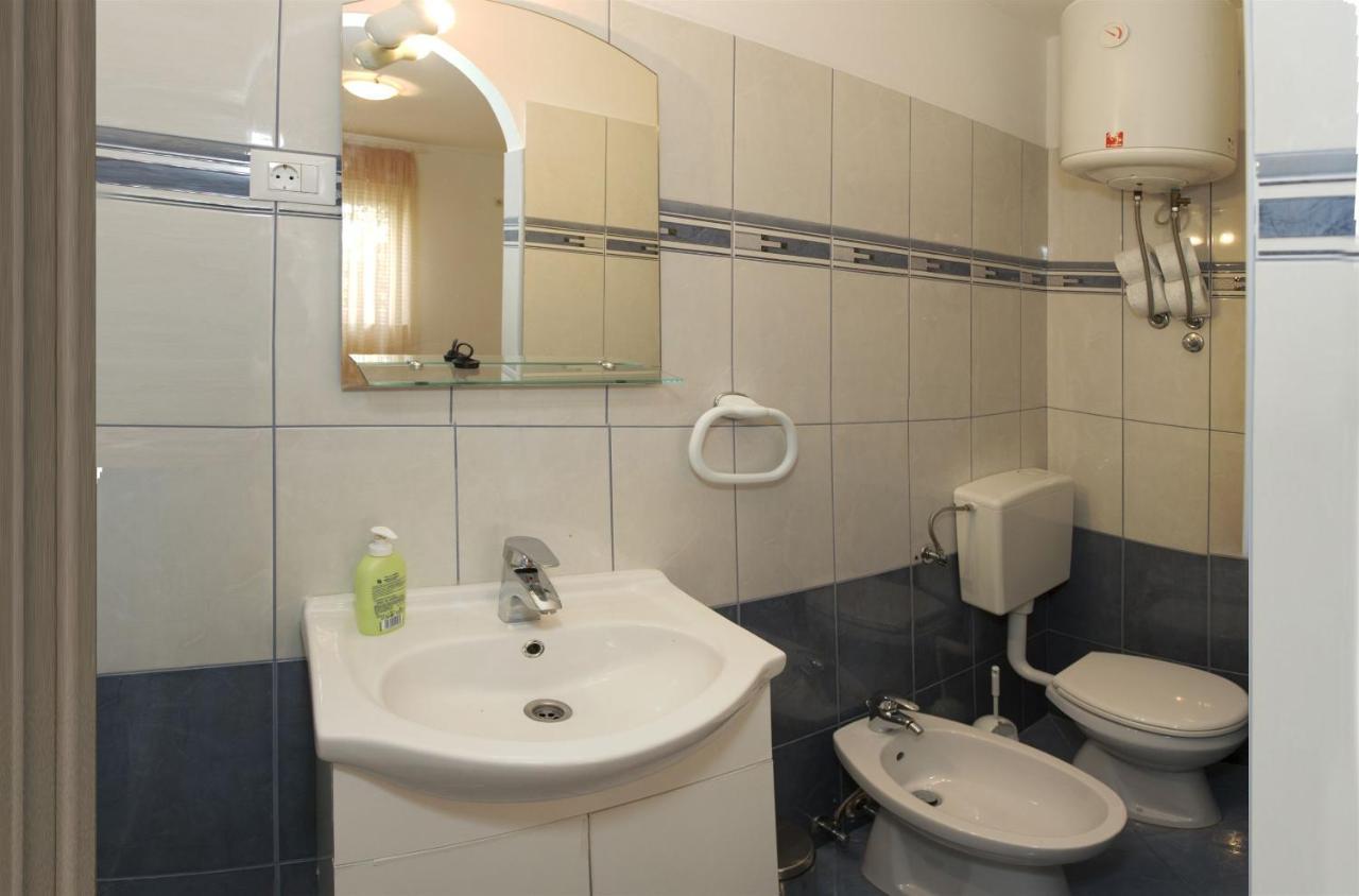 Apartments Gudelj Trogir Buitenkant foto