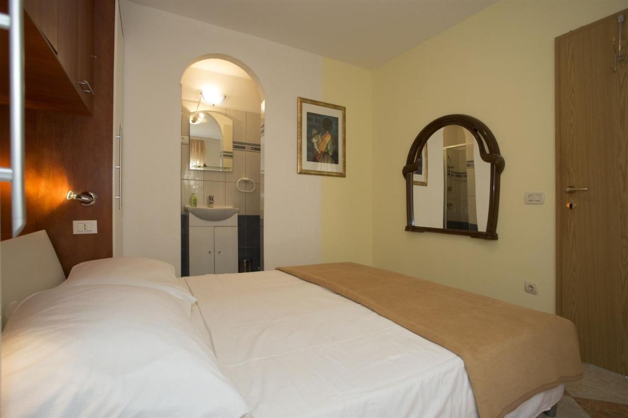 Apartments Gudelj Trogir Buitenkant foto