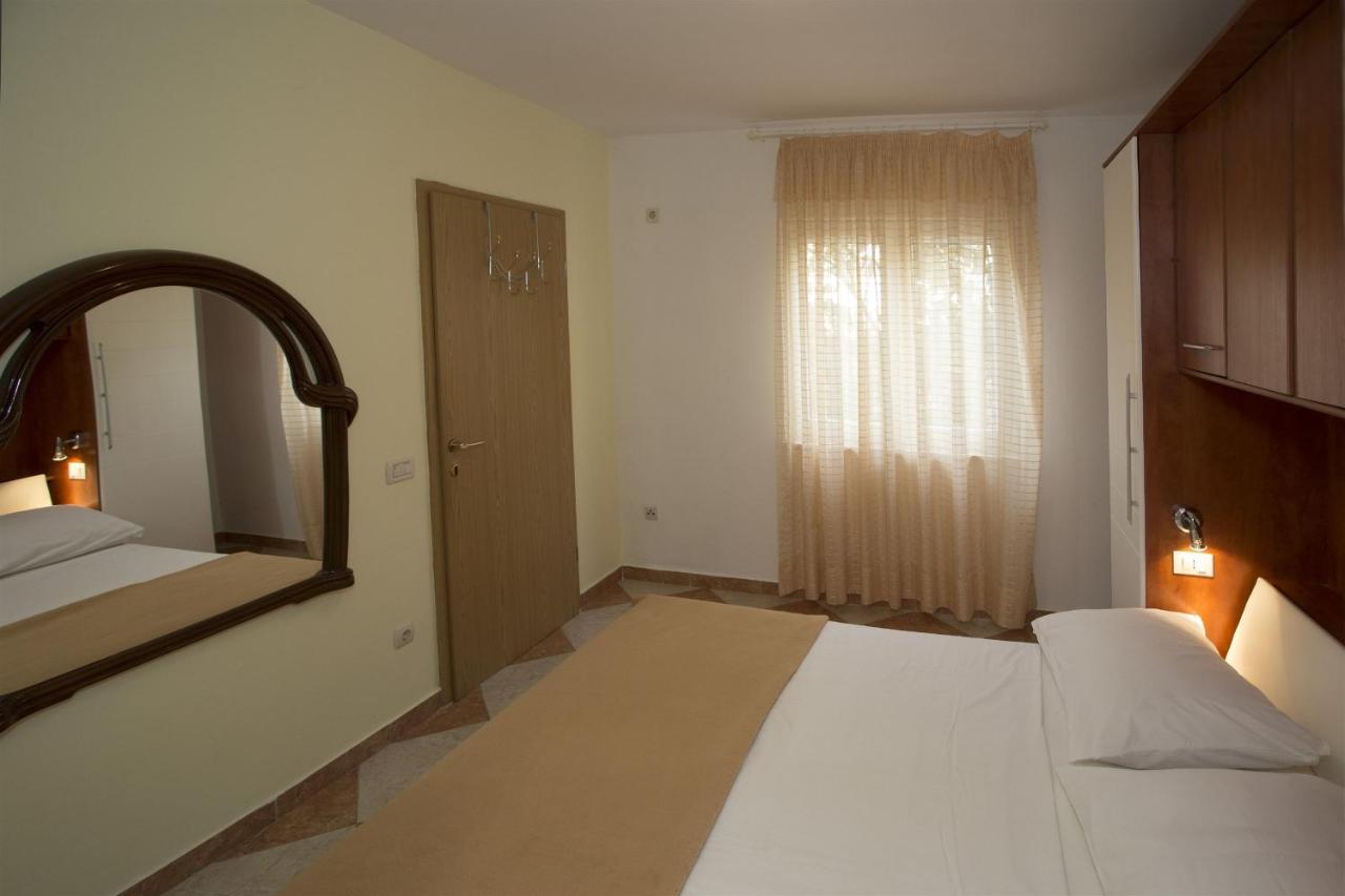 Apartments Gudelj Trogir Buitenkant foto